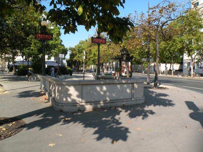  bouche de métro Saint François Xavier